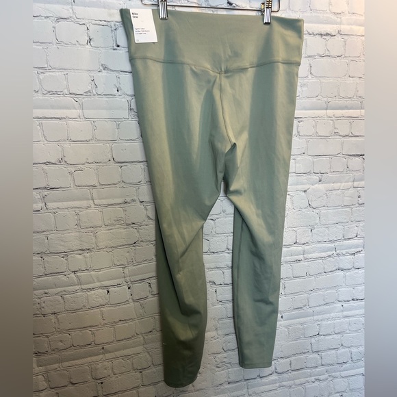 NIKE ONE Leggings - Picture 4 of 5